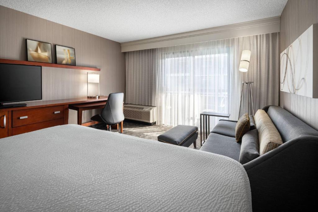 Courtyard By Marriott Larkspur 2